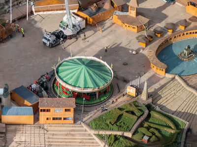 Flux 2 Klein 4B + Red Zoom LoRA for Image Zoom